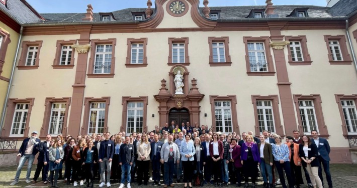 Das Bild zeigt die Teilnehmer der LEADER Auftaktveranstaltung NRW in Kall.